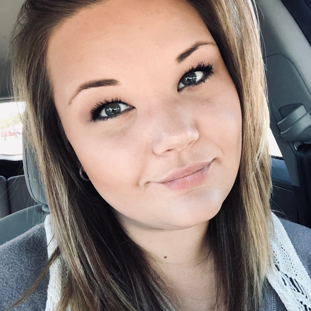 Meet your Posher, Alesandra